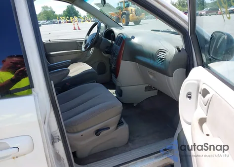 2007 Chrysler Town & Country from USA, damaged, VIN 1A4GJ45R97B245625